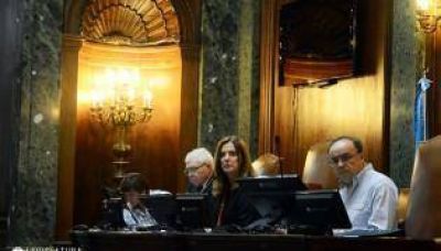La urbanizaci�n de las villas copa la sesi�n del jueves
