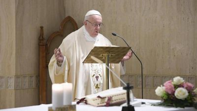 �Si tienen el coraz�n endurecido, los cat�licos son �ateos� y �paganos��