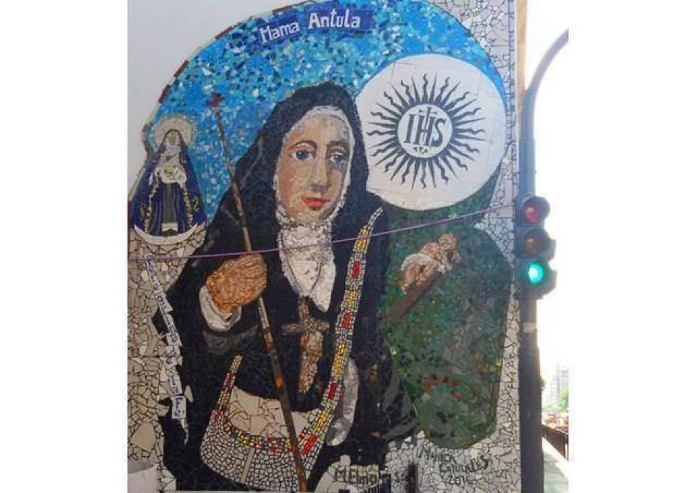La muralista Mnica Corrales le entregar a Papa Francisco un boceto de una de sus obras de Mama Antula