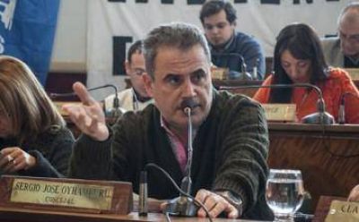 Oyhambur�: �Beto es irremplazable para los once concejales que estamos dentro del espacio�