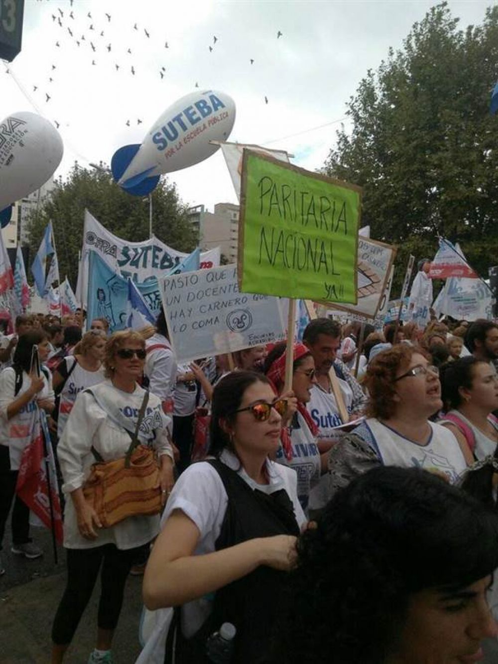 Docentes bolivarenses participaron de la multitudinaria Marcha Federal