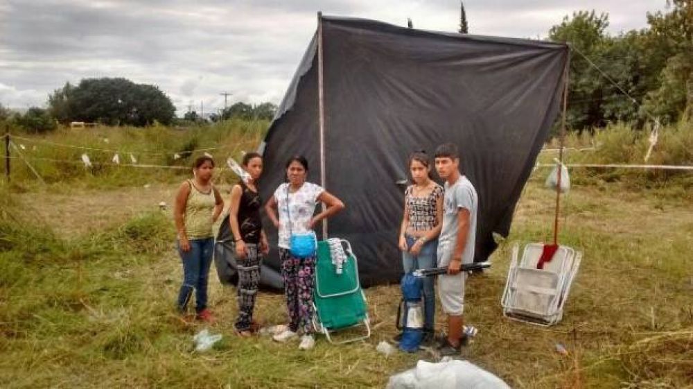 Desalojan terrenos ocupados en Barrio 21 de Septiembre