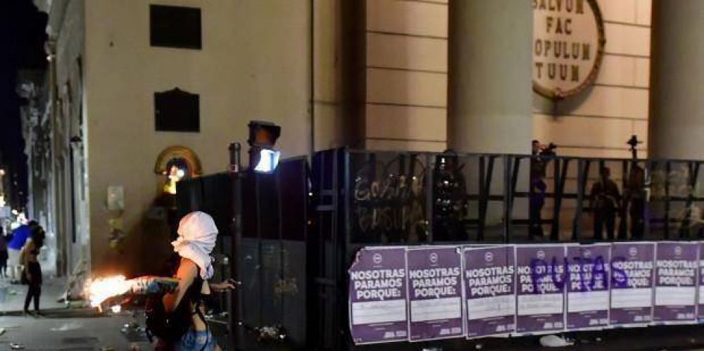 Mons. Castagna advirti� sobre un plan �diab�lico� para expulsar a Dios de la vida social
