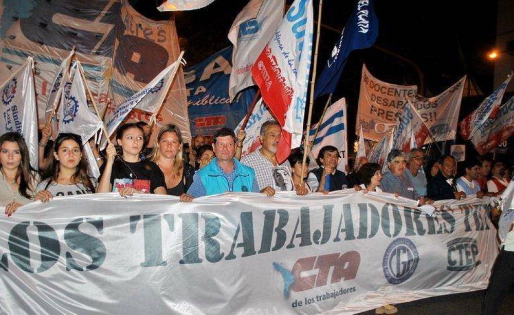 Cincuenta mil personas marcharon en Mar del Plata Macri lo hizo