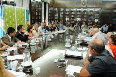 La provincia podr�a aumentarle a los estatales por la creciente inflaci�n