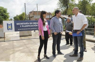 Pavimentaci�n y obra hidr�ulica para la calle Herrera en Sourdeaux