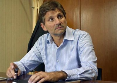 Ariel Ciano teme que con las aerol�neas pase lo mismo que con el tren�