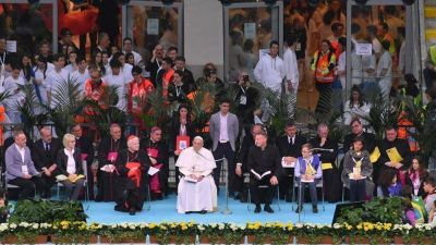 �Chicos, �le prometen a Jes�s y al Papa: nunca m�s acoso?�
