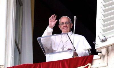 El Papa Fran�cis�co ha�bla de los M�r�ti�res de Al�me�r�a tras el rezo del �nge�lus