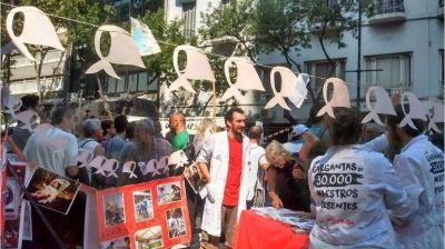 Gonz�lez Fraga acus� al kirchnerismo de usar dinero 