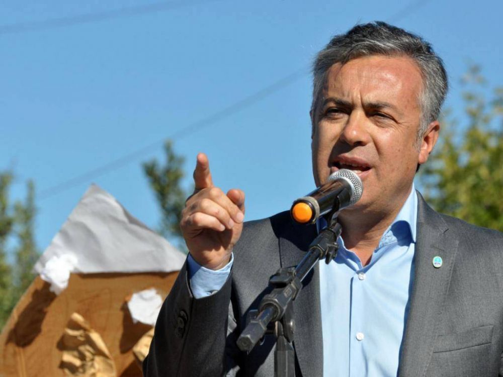 Cornejo dijo que el PJ quiere el �descuartizamiento de Gareca�
