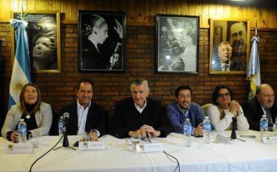 El PJ Nacional re�ne a la tropa y afina el l�piz de cara a las elecciones legislativas