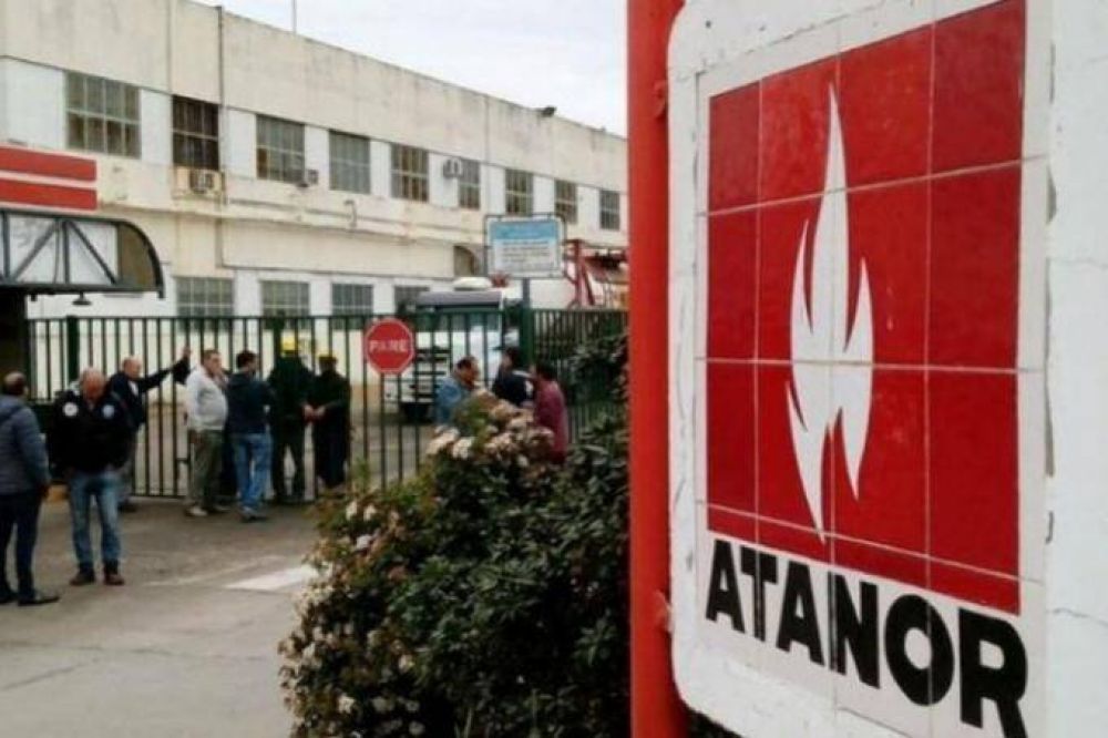 Tras los despidos, denuncian que ATANOR importa productos que fabricaba en Baradero