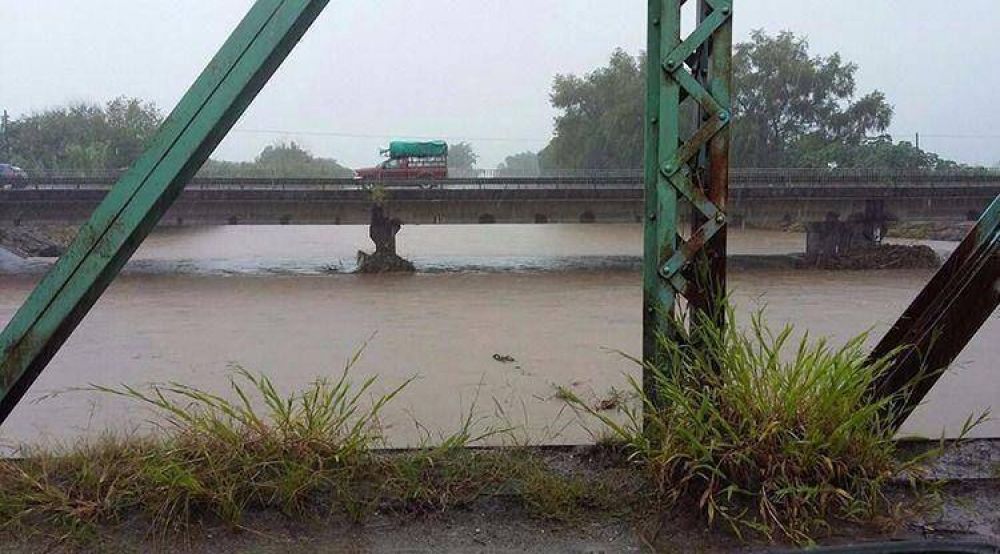 Ya hay ms de 70 evacuados en Tucumn por las inundaciones