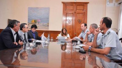 La Gobernadora se reuni� con miembros de la Direcci�n de Sensores Radar de la Fuerza A�rea