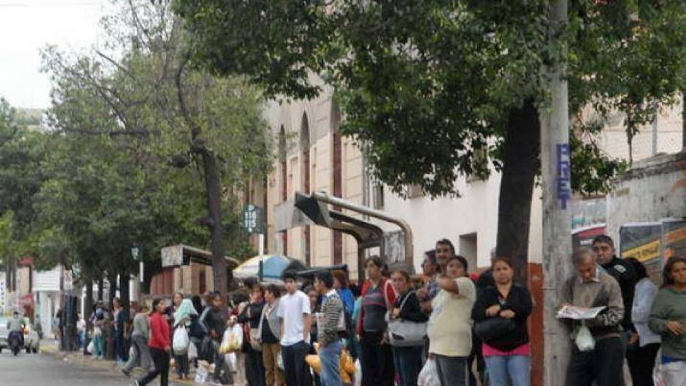 Los choferes de colectivos de Santiago adherirn al paro del 6 de abril