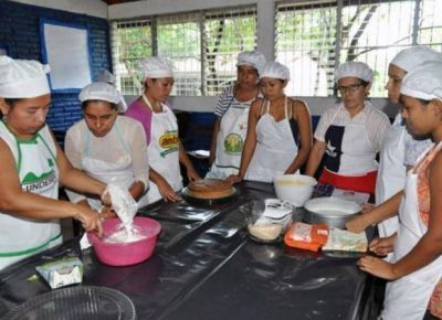Inician los talleres de artes y oficios en Juana Koslay
