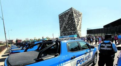 250 m�viles por compra directa y �de urgencia�