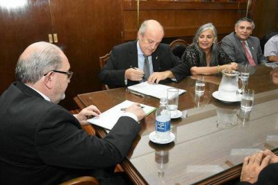 La Provincia financiar� el dictado de la carrera de Enfermer�a