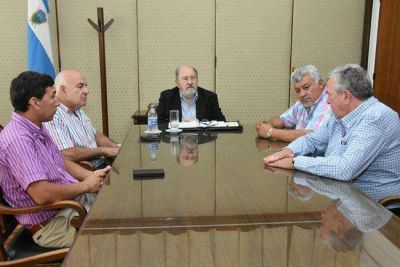 Verna, con intendentes del Oeste