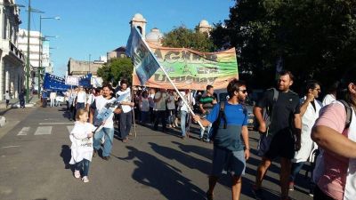 Con marchas y asambleas, Agmer se manifest� en toda la provincia y ratific� su adhesi�n al paro del jueves 