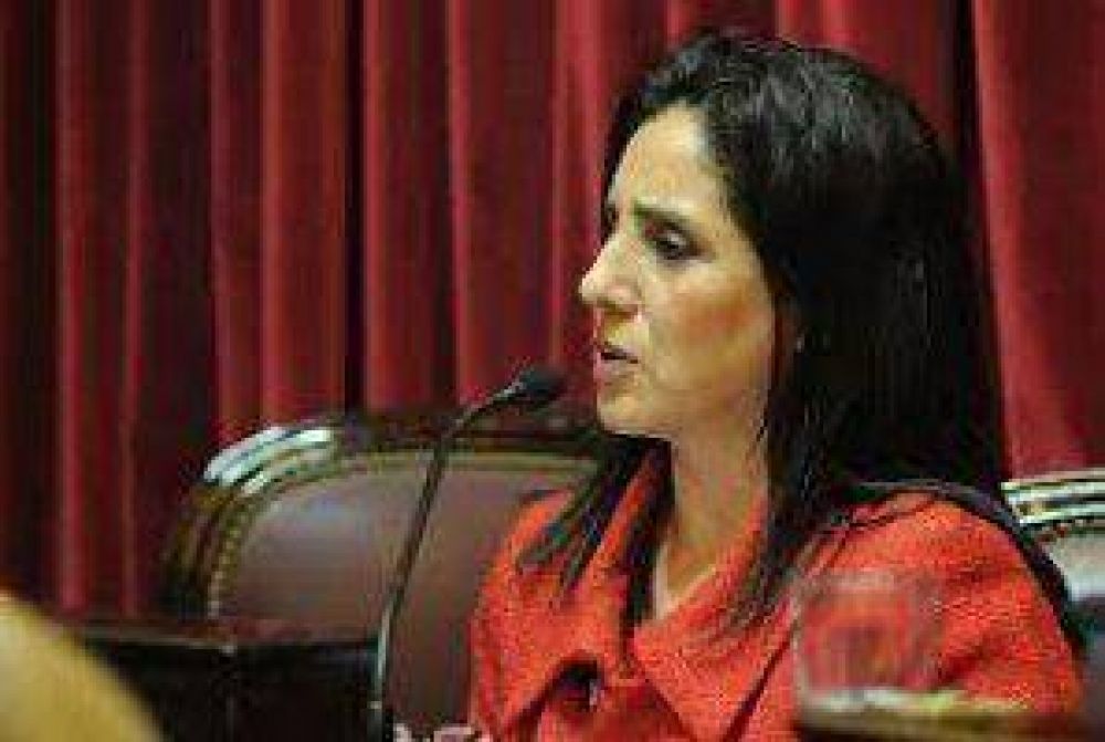 La senadora De la Rosa ocupar un cargo en la AGN