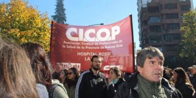 Docentes y m�dicos bonaerenses iniciaron otra jornada de paro y confluir�n este jueves en la movilizaci�n de las CTA