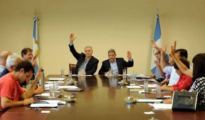 Aprueban por mayor�a endeudamiento para la pavimentaci�n de la Ruta Provincial N� 23