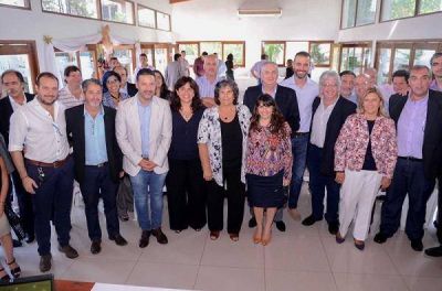 Ort�z abri� un encuentro con secretarios de Salud en Merlo