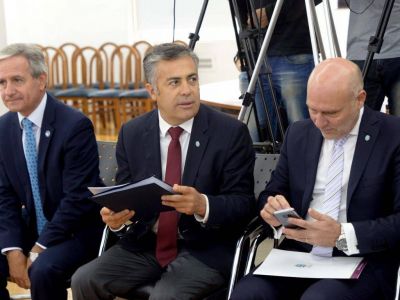 Cornejo admiti� que los n�meros de pobreza son �dur�simos�