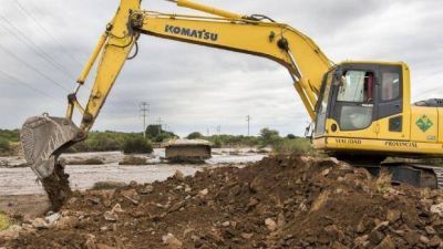 Trabajan para reparar los graves da�os en puentes y rutas