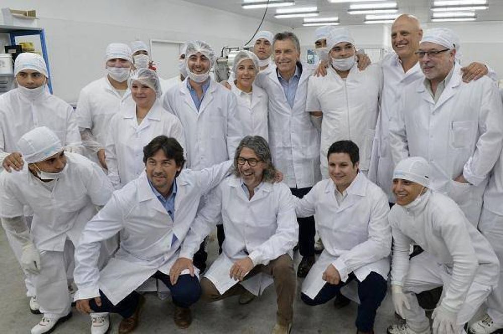 Mauricio Macri visit una fbrica de helados en Malvinas Argentinas