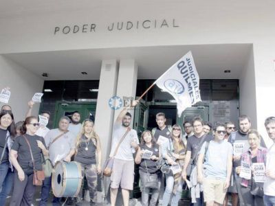 Jornada de paro de la AJB y movilizaci�n a Plaza de Mayo