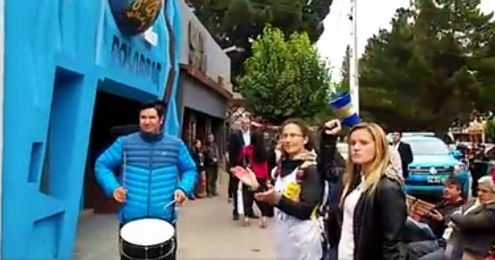 Alicia Kirchner se recluy en municipio de Calafate ante protesta de docentes