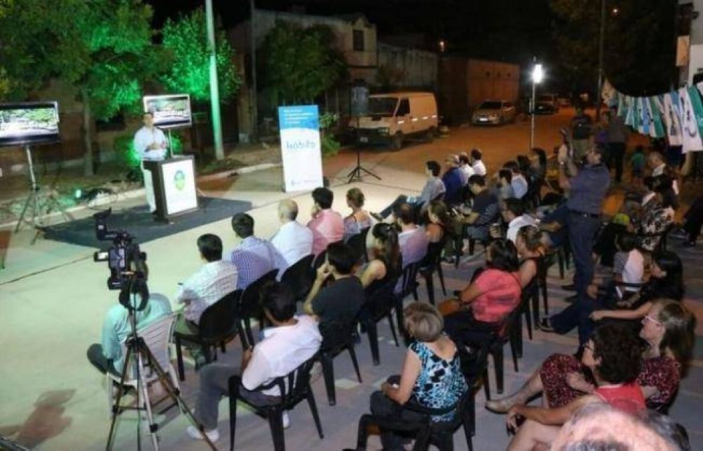 Capitanich habilit� cuatro cuadras de pavimento en Villa Mitre