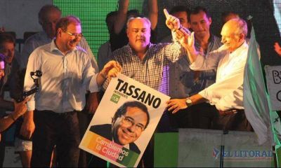 Multitudinaria presentaci�n de Tassano-Lanari con Colombi como broche de oro