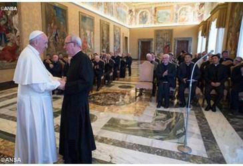 Vayan al encuentro de la humanidad herida y descartada: el Papa a los padres Somascos