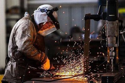 La econom�a no repunta: cay� la industria 6% y la construcci�n 3,4%