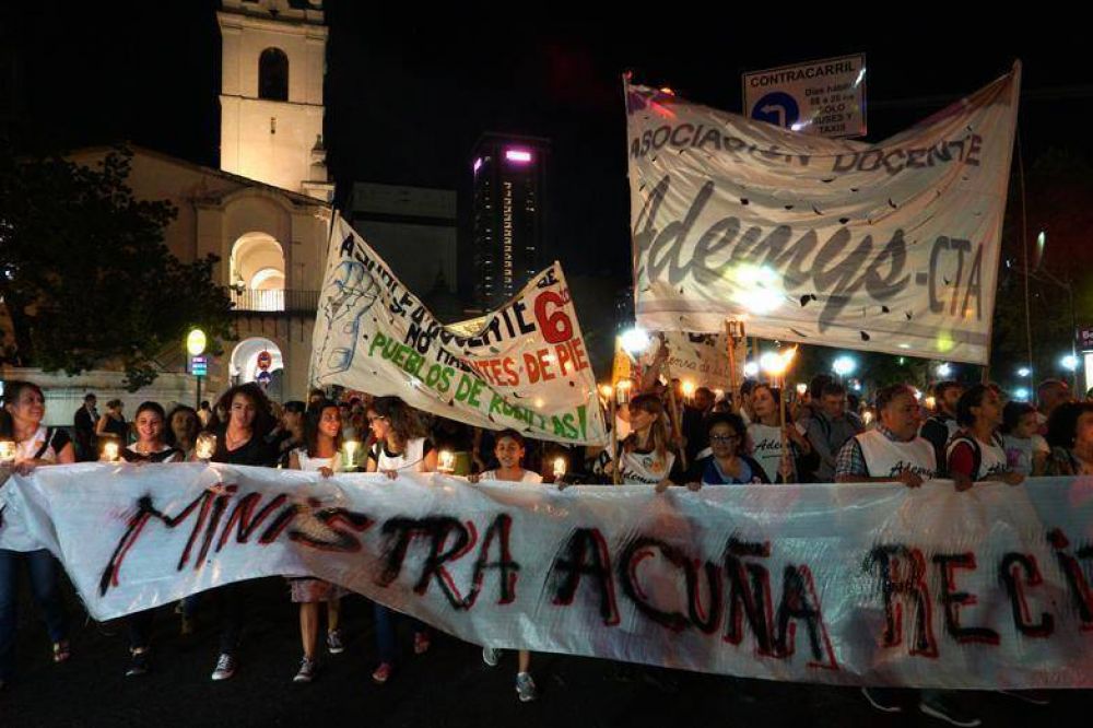 Docentes porte�os denuncian que Larreta cerr� la paritaria con un �decreto encubierto�