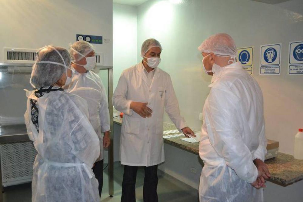 Buscan fortalecer la producci�n p�blica de medicamentos en el Instituto Biol�gico