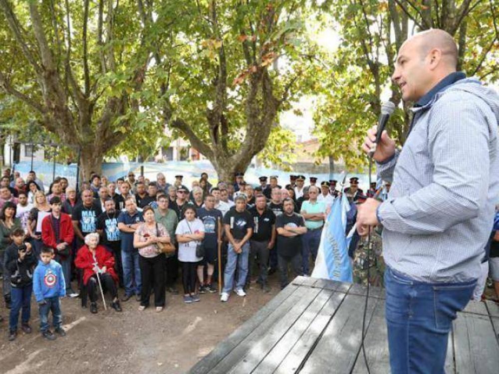 Martiniano Molina rindi homenaje a los excombatientes