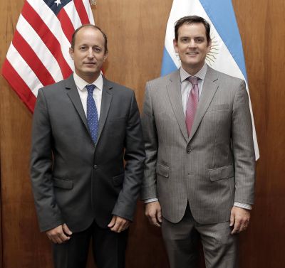 Insaurralde mantuvo una reuni�n en la Embajada de Estados Unidos