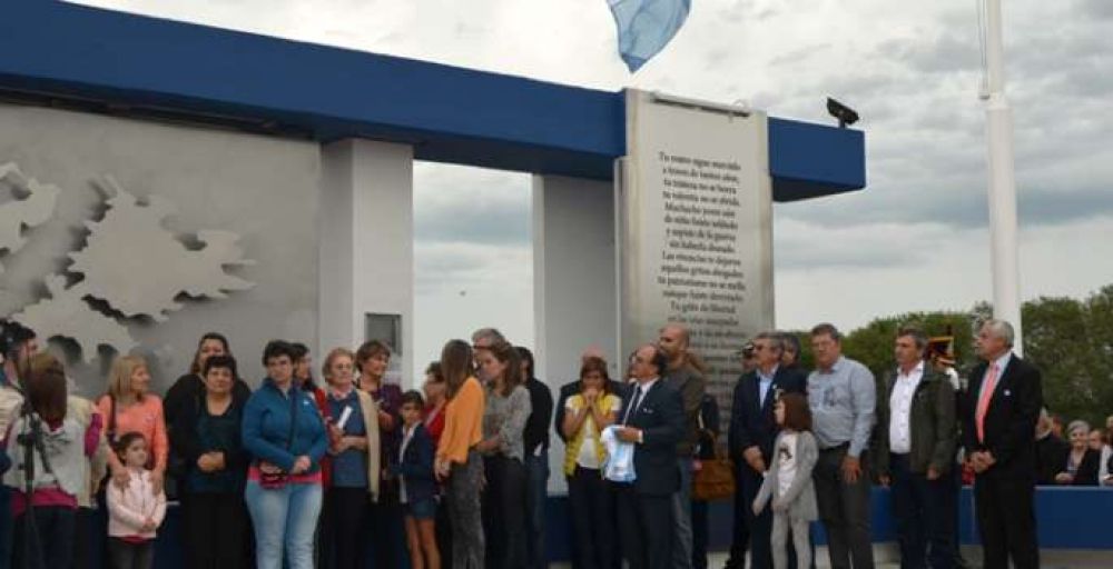 Los H�roes de Malvinas ya tienen su Monumento en Saladillo
