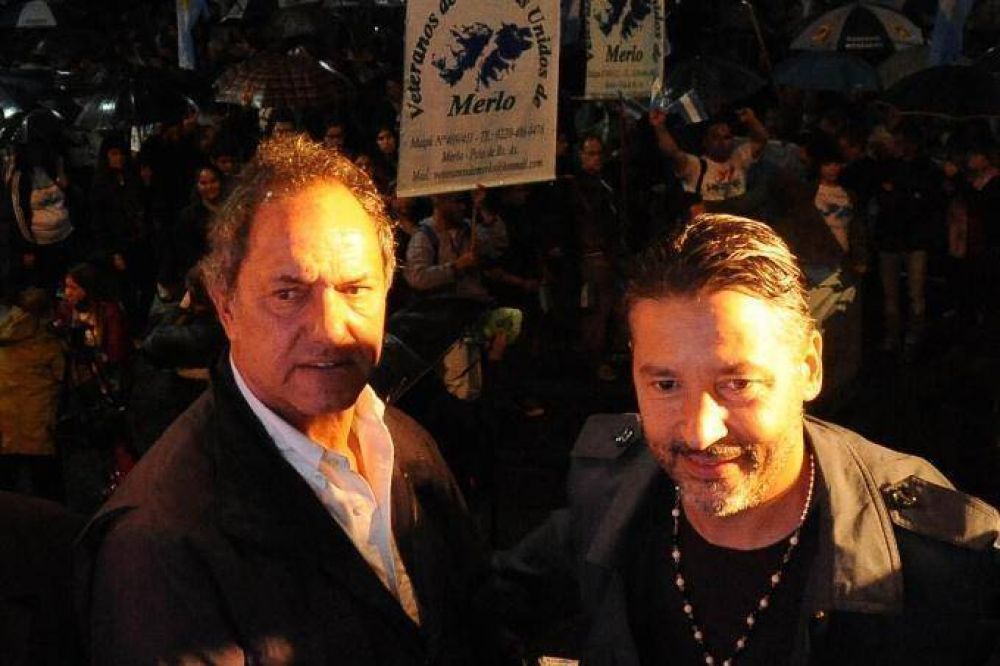 Scioli junto al intendente de Merlo homenaje a ex combatientes de Malvinas