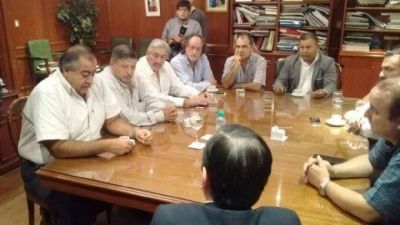 Gremios comienzan a confirmar sus adhesiones para el paro del jueves