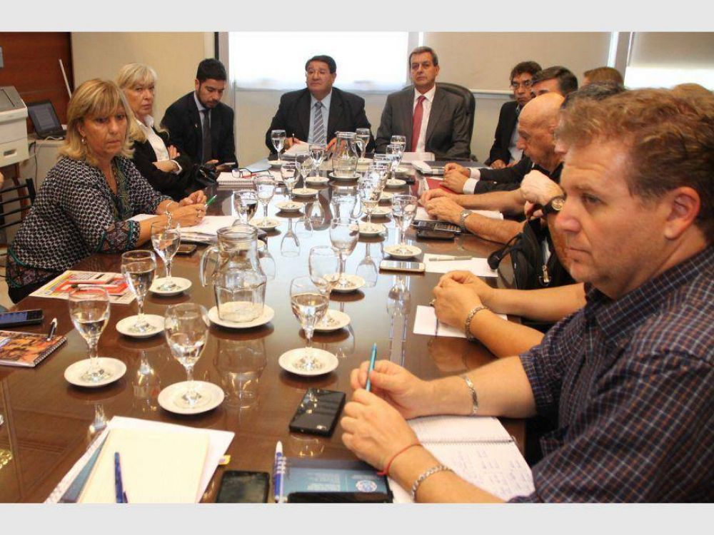 El Gobierno provincial mejor� la oferta y hubo acuerdo con el sector docente
