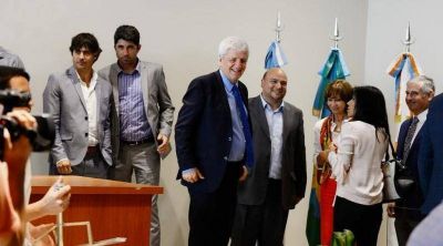 El breve cruce de Andreotti y Sebasti�n Salvador, hijo del vicegobernador