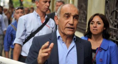 La Convenci�n de la UCR arranc� con cr�ticas a Salvador y reclamos por internas