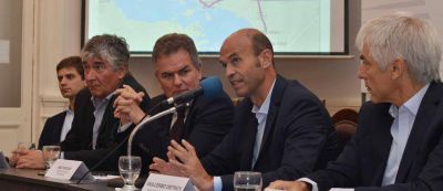 El ministro Dietrich anunci� la concreci�n de dos importantes autopistas para la ciudad y la regi�n