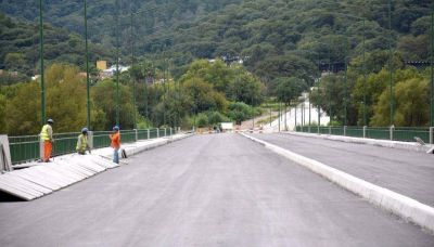 A buen ritmo avanza el puente La Vi�a - Azopardo